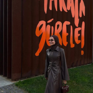 VUU KAHVERENGİ DERİ ELBİSE